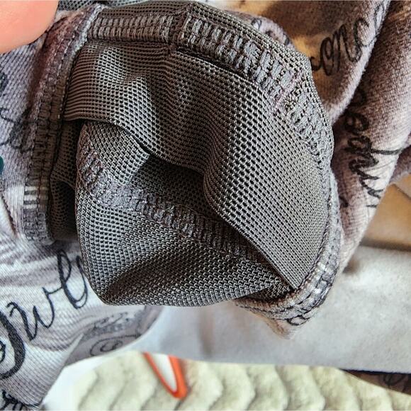 LULULEMON CLASSIC STRIPE POLAR HAZE TANK SIZE 6 - Picture 9 of 10